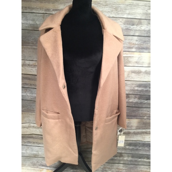 Stylish and Beautiful trench coat - Picture 4 of 5